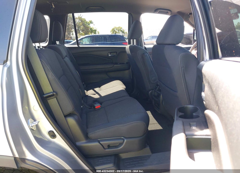 2021 HONDA PASSPORT VIN: 5FNYF8H25MB024534