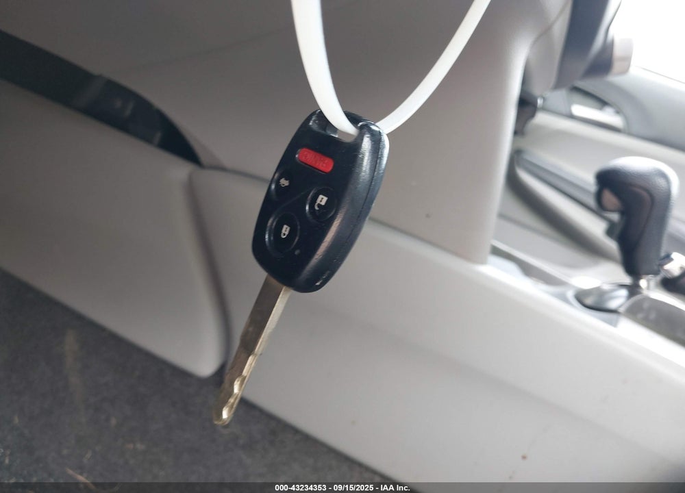 2008 HONDA ACCORD 2.4 LX VIN: 1HGCP26338A116225