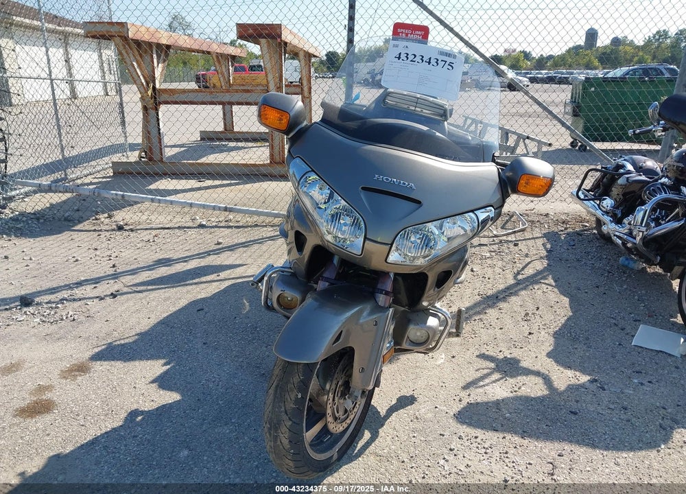 2006 HONDA GL1800 VIN: 1HFSC47G06A501148