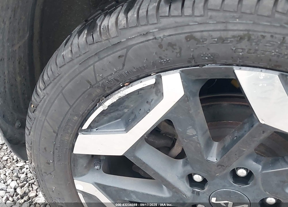 2024 KIA SELTOS VIN: KNDETCA77R7501739