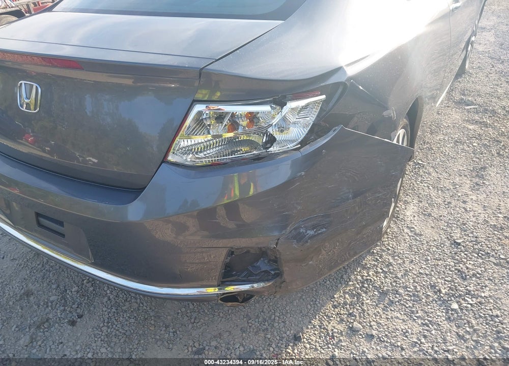 2013 HONDA ACCORD VIN: 1HGCT1B3XDA016225