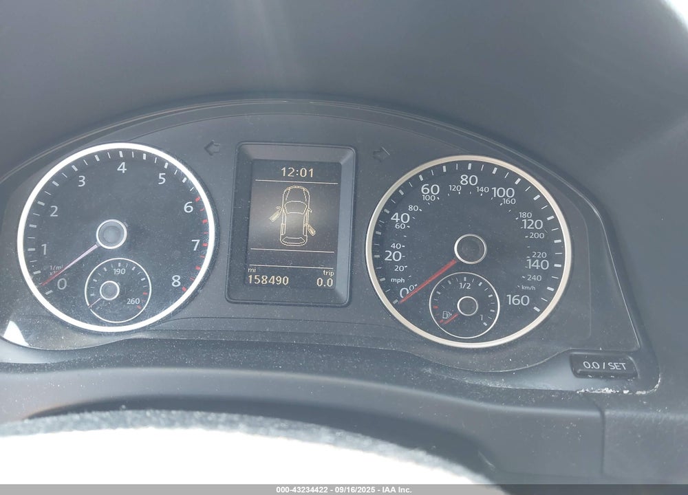 2014 VOLKSWAGEN TIGUAN VIN: WVGAV3AX5EW560518