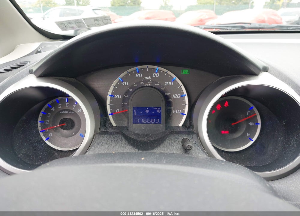 2013 HONDA FIT VIN: JHMGE8H38DC039905
