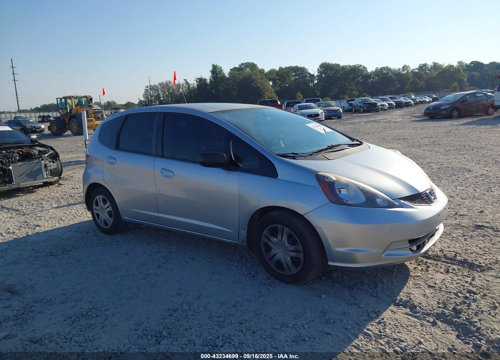 2011 HONDA FIT VIN: JHMGE8H36BS003245