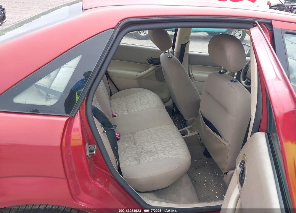 2005 FORD FOCUS ZX4 VIN: 1FAFP34NX5W163374