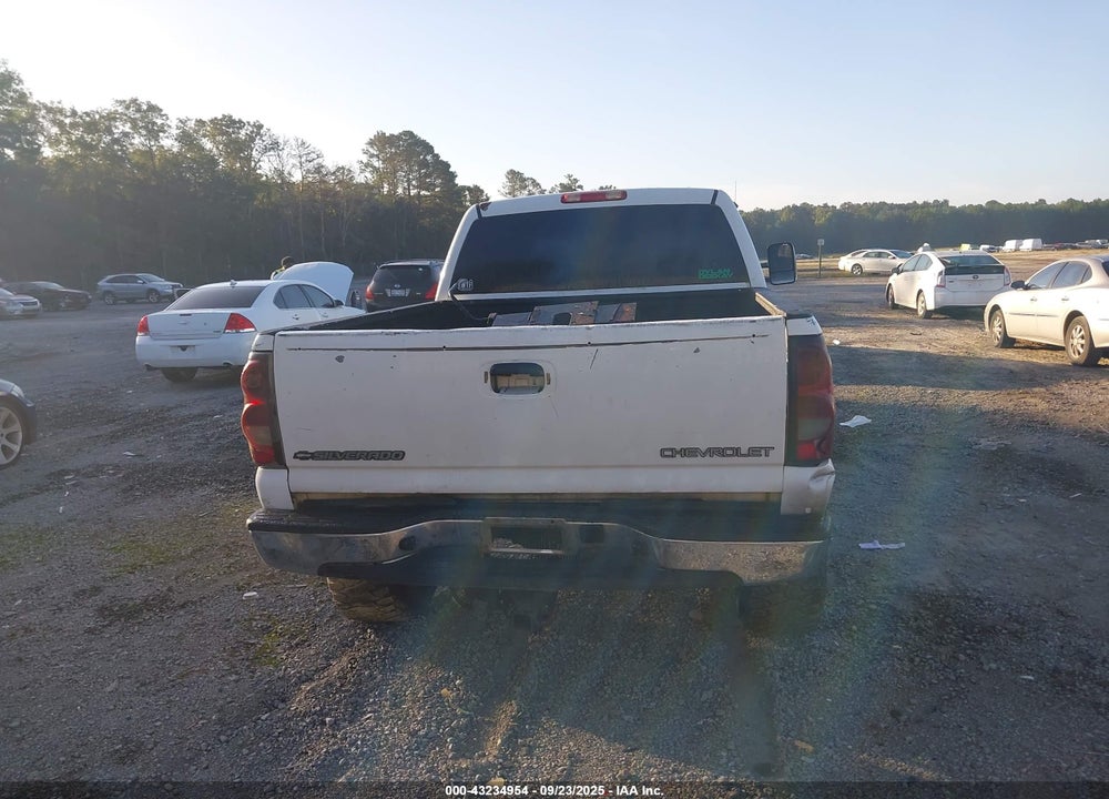 2005 CHEVROLET SILVERADO 2500HD LT VIN: 1GCHC23275F968815