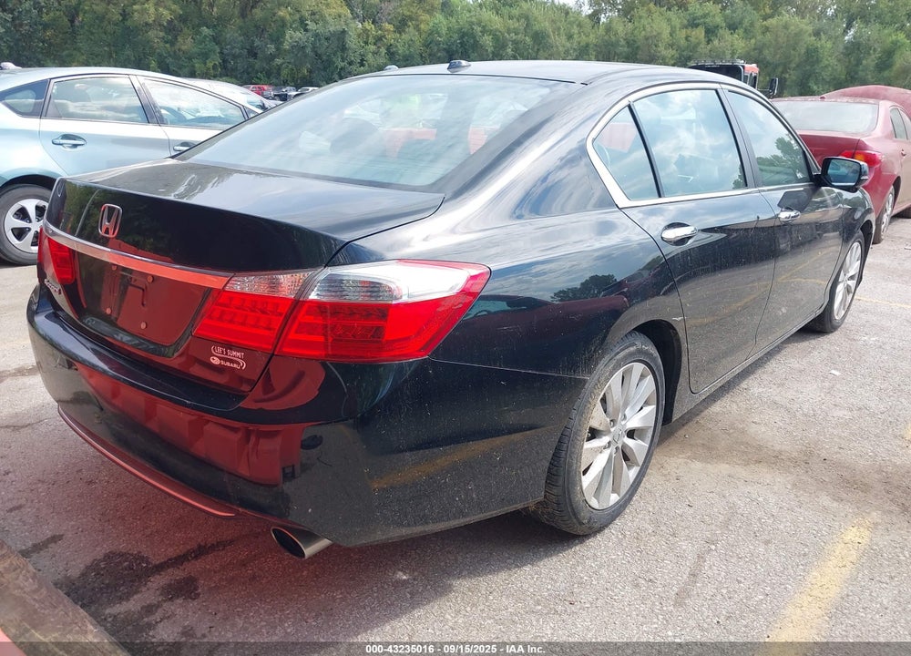 2013 HONDA ACCORD VIN: 1HGCR2F84DA007885