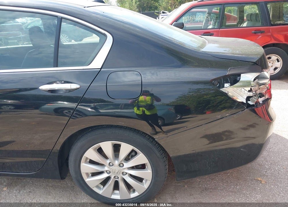 2013 HONDA ACCORD VIN: 1HGCR2F84DA007885