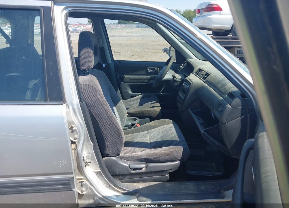 1999 HONDA CR-V EX VIN: JHLRD1863XC030485