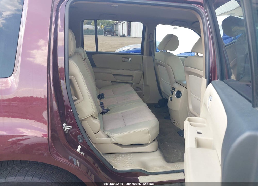 2015 HONDA PILOT VIN: 5FNYF4H40FB055252