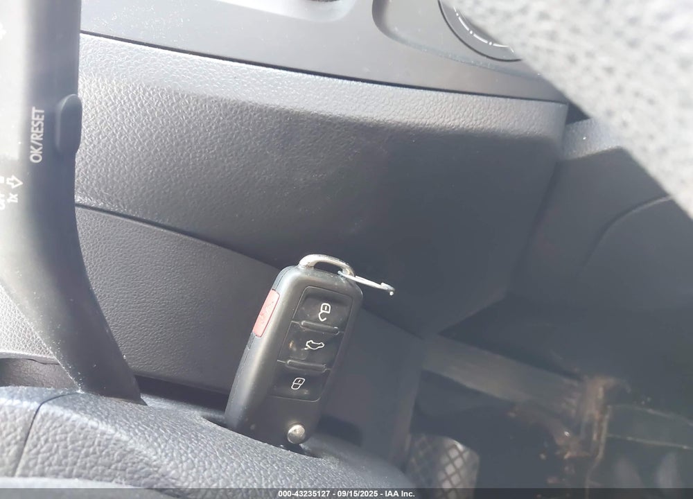 2014 VOLKSWAGEN JETTA VIN: 3VWD17AJ5EM409420