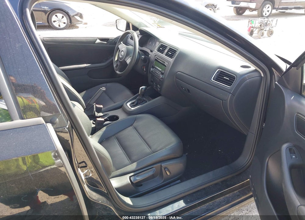 2014 VOLKSWAGEN JETTA VIN: 3VWD17AJ5EM409420