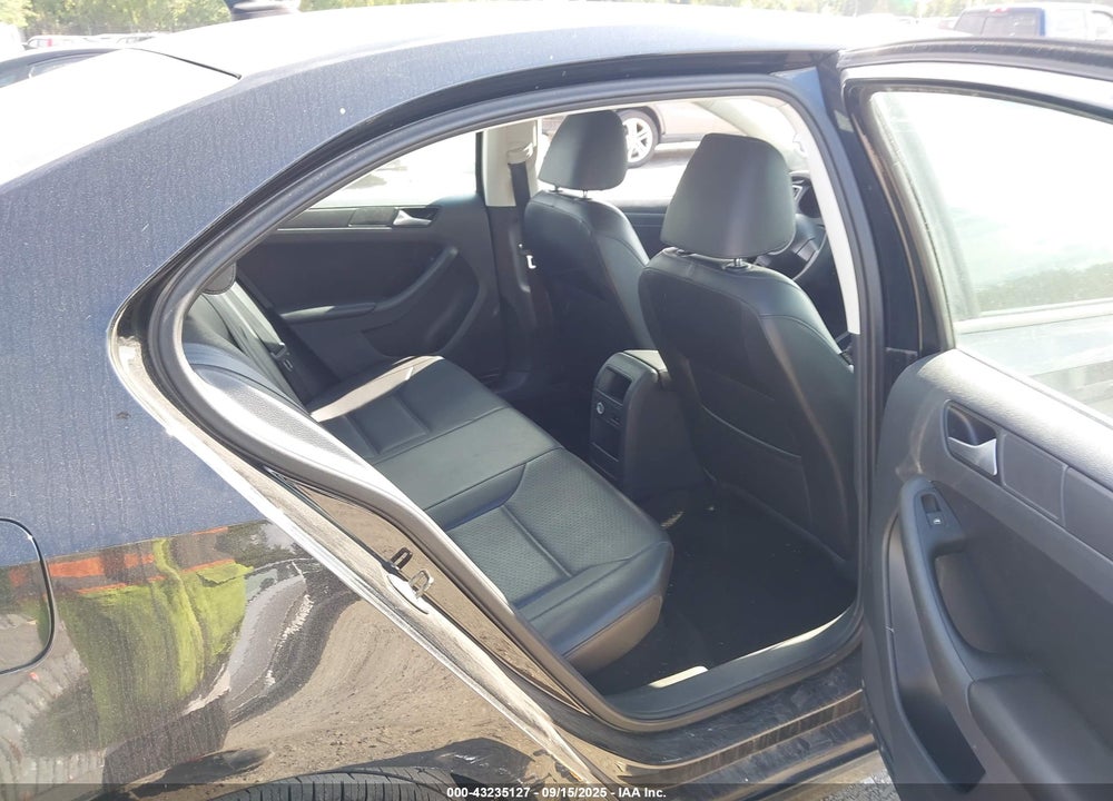 2014 VOLKSWAGEN JETTA VIN: 3VWD17AJ5EM409420