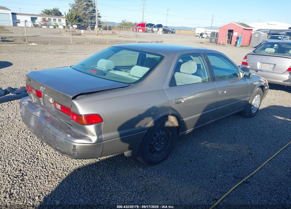 1998 TOYOTA CAMRY LE VIN: JT2BG22K1W0248645