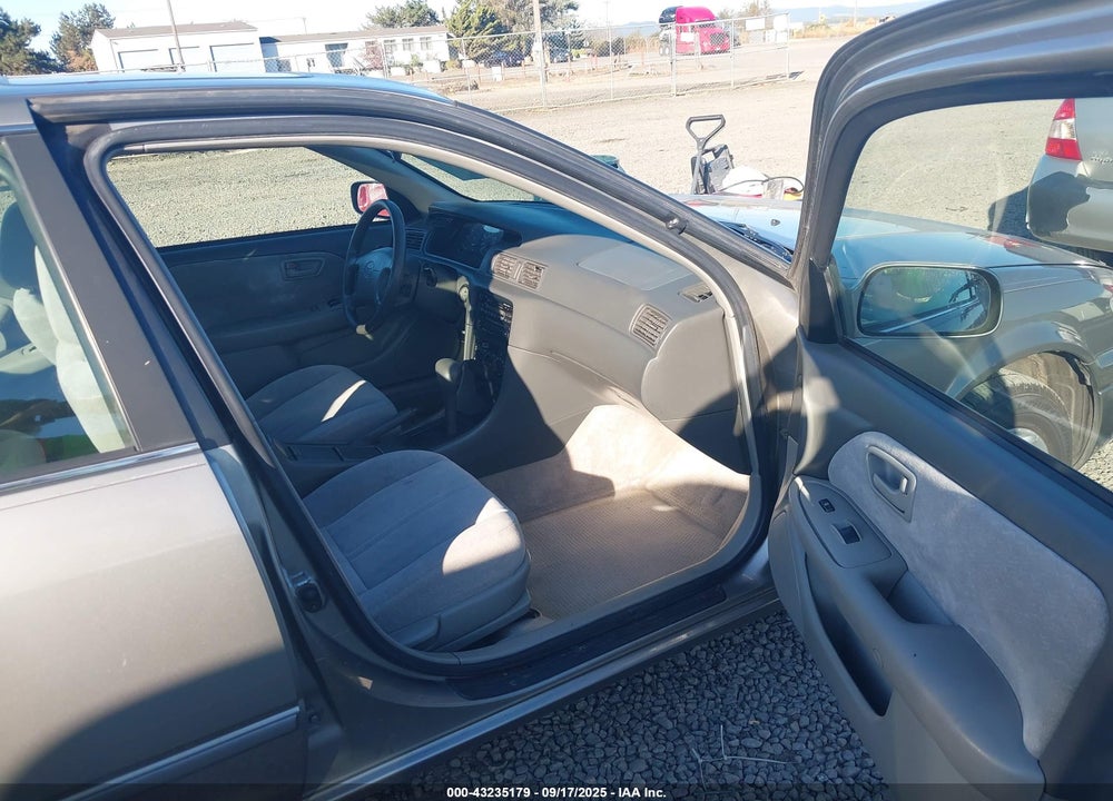 1998 TOYOTA CAMRY LE VIN: JT2BG22K1W0248645