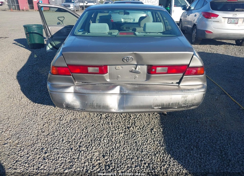 1998 TOYOTA CAMRY LE VIN: JT2BG22K1W0248645