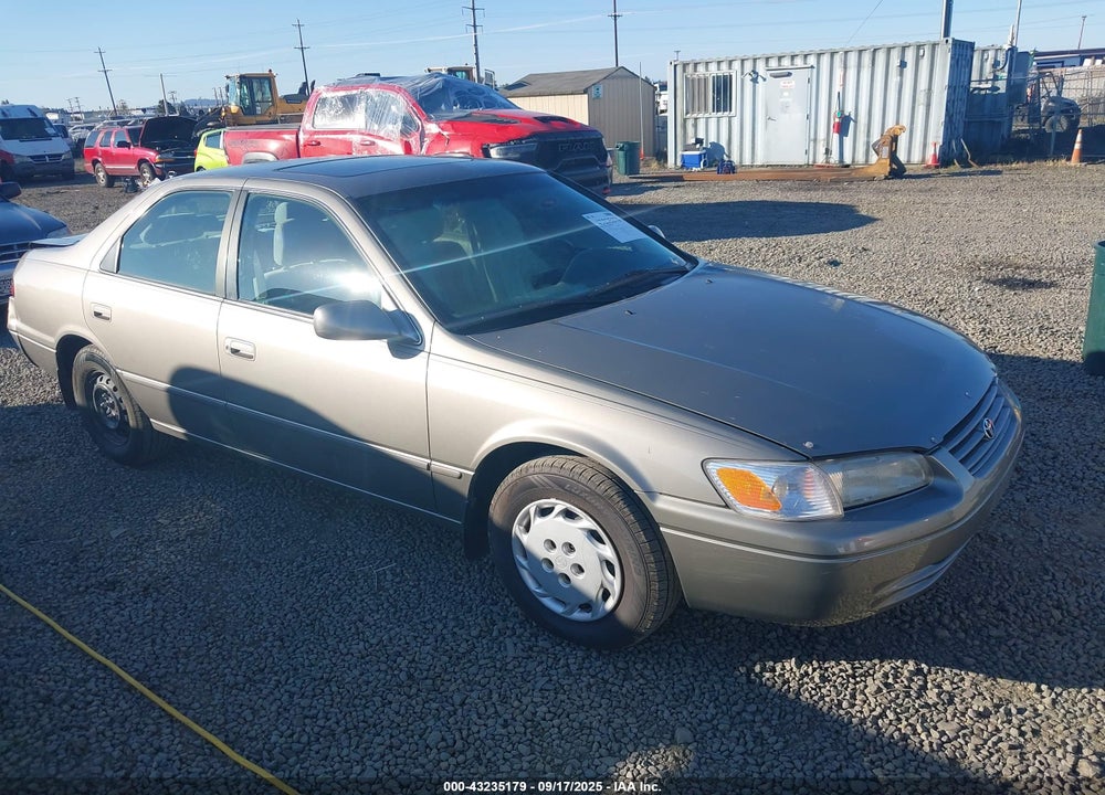 1998 TOYOTA CAMRY LE VIN: JT2BG22K1W0248645