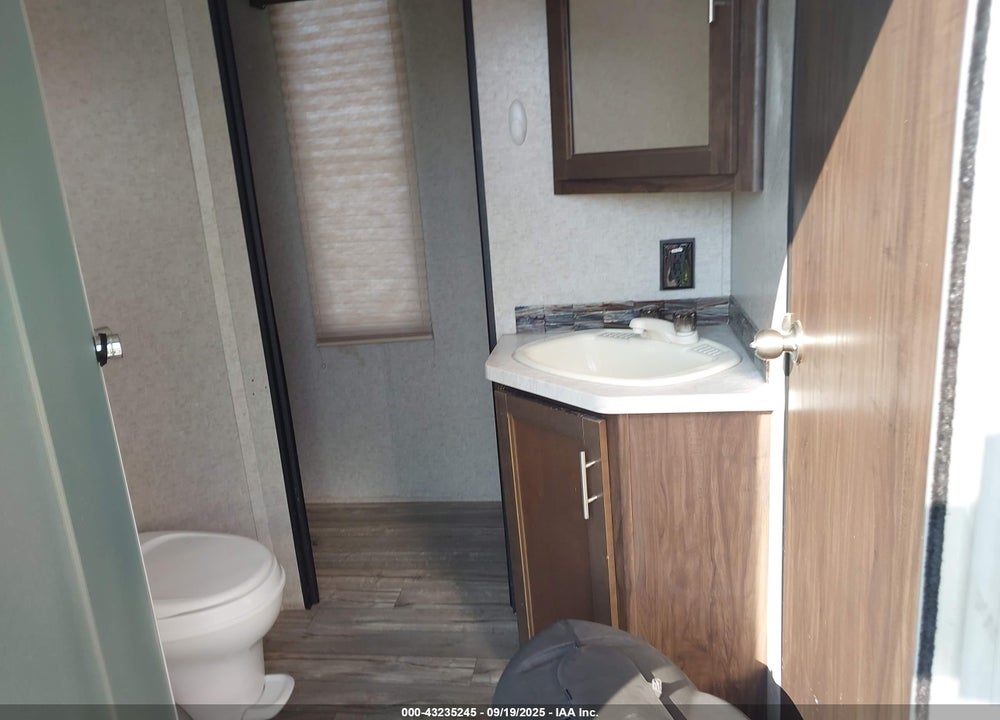 2019 UNDEFINED --- VIN: 4X4TTKE21KX137348