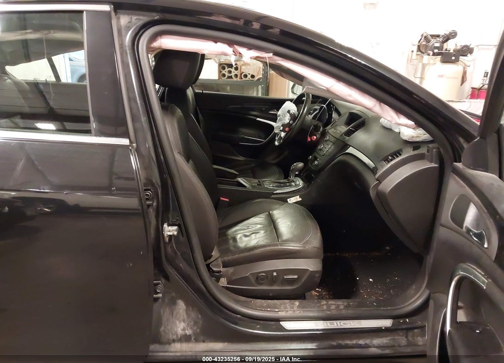 2011 BUICK REGAL VIN: W04G05GV2B1112867