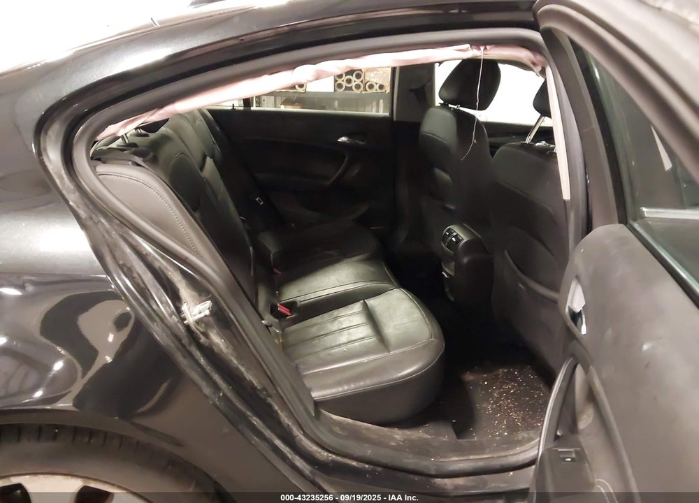 2011 BUICK REGAL VIN: W04G05GV2B1112867