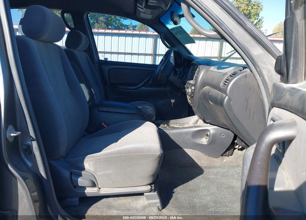 2004 TOYOTA TUNDRA SR5 V8 VIN: 5TBDT44174S442451