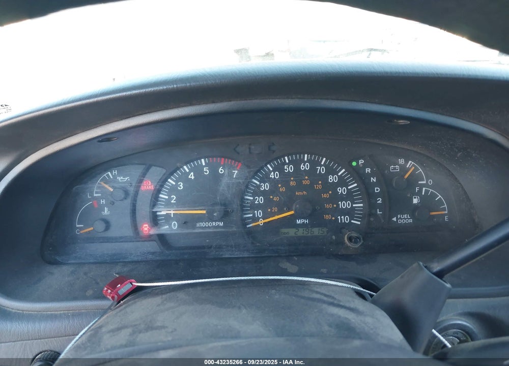 2004 TOYOTA TUNDRA SR5 V8 VIN: 5TBDT44174S442451