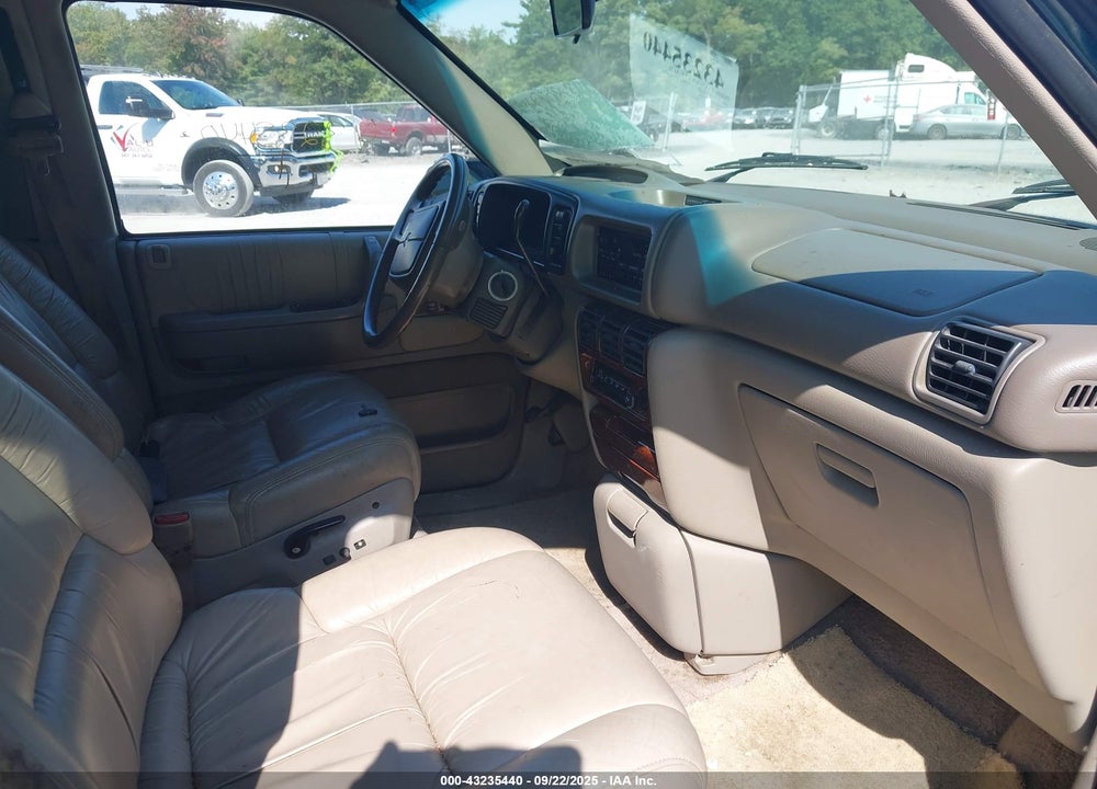 1994 CHRYSLER TOWN & COUNTRY VIN: 1C4GH54L8RX244329