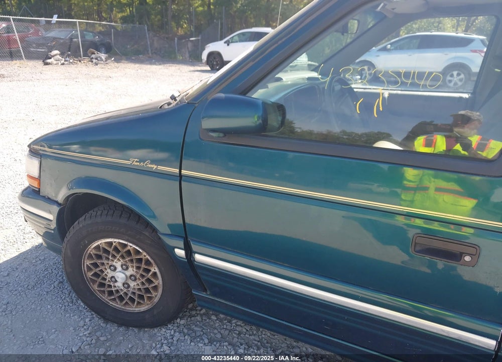 1994 CHRYSLER TOWN & COUNTRY VIN: 1C4GH54L8RX244329