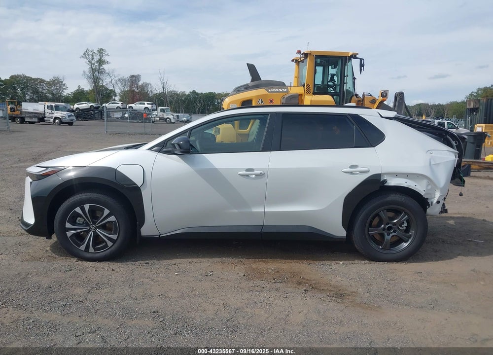 2025 TOYOTA BZ4X VIN: JTMAAAAA4SA072203