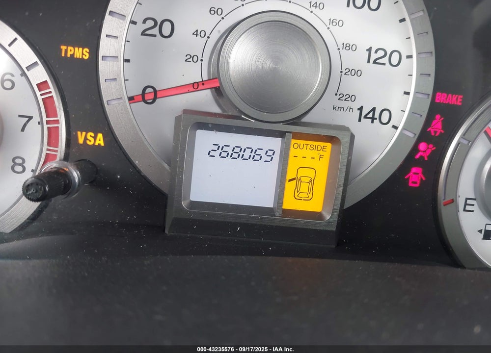 2011 HONDA PILOT VIN: 5FNYF4H58BB019909