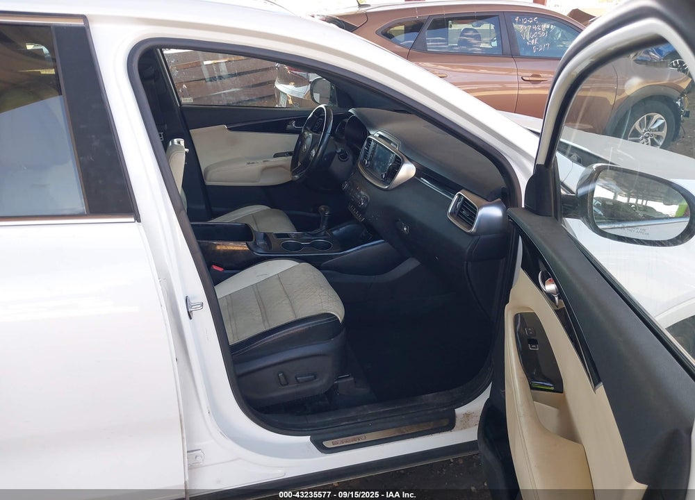 2016 KIA SORENTO VIN: 5XYPKDA51GG120081