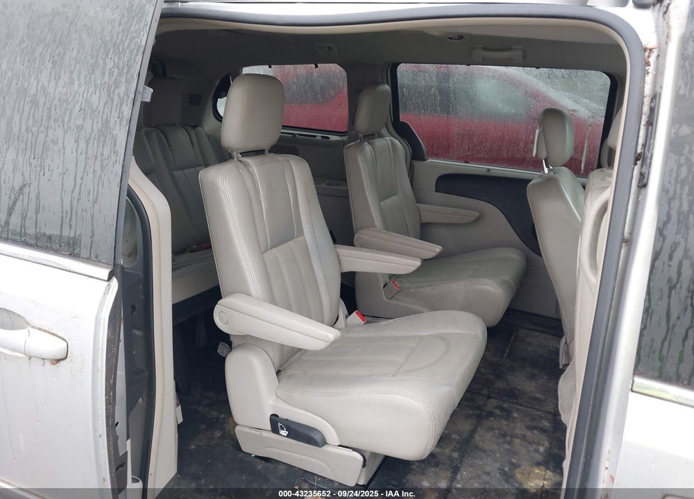 2012 CHRYSLER TOWN & COUNTRY VIN: 2C4RC1CG2CR156399