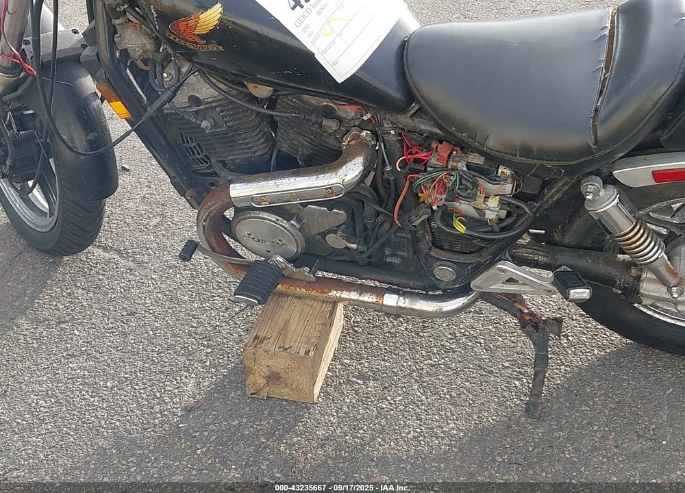 1985 HONDA VT700 C VIN: JH2RC1903FM106992