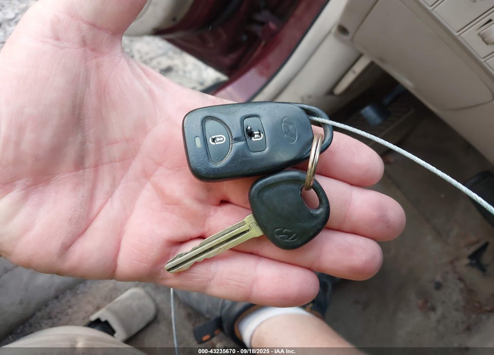 2007 HYUNDAI SANTA FE VIN: 5NMSG13D47H006290