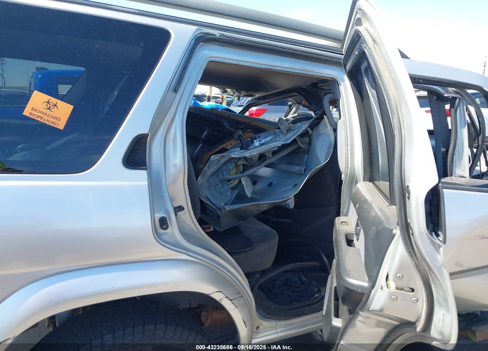 2003 NISSAN PATHFINDER SE VIN: JN8DR09X03W710271
