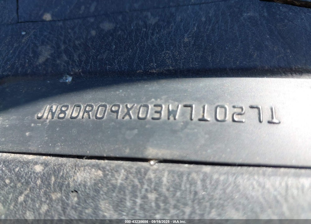 2003 NISSAN PATHFINDER SE VIN: JN8DR09X03W710271