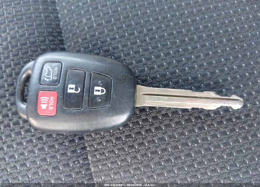 2016 TOYOTA RAV4 VIN: 2T3WFREV7GW263061