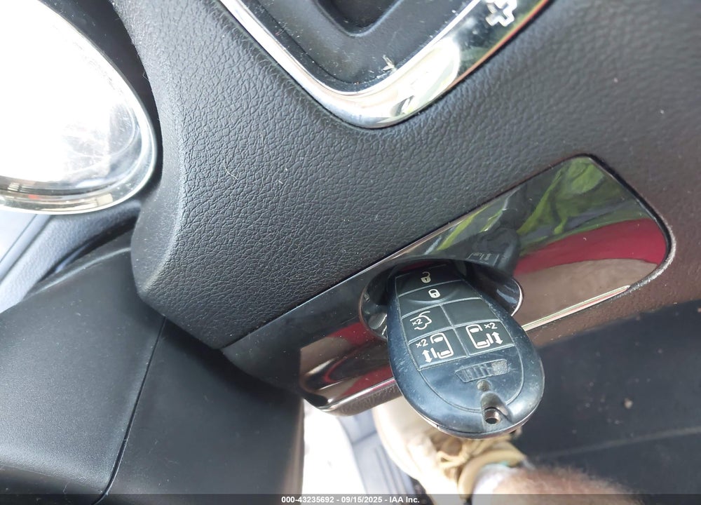 2013 CHRYSLER TOWN & COUNTRY TOURING VIN: 2C4RC1BG3DR665002