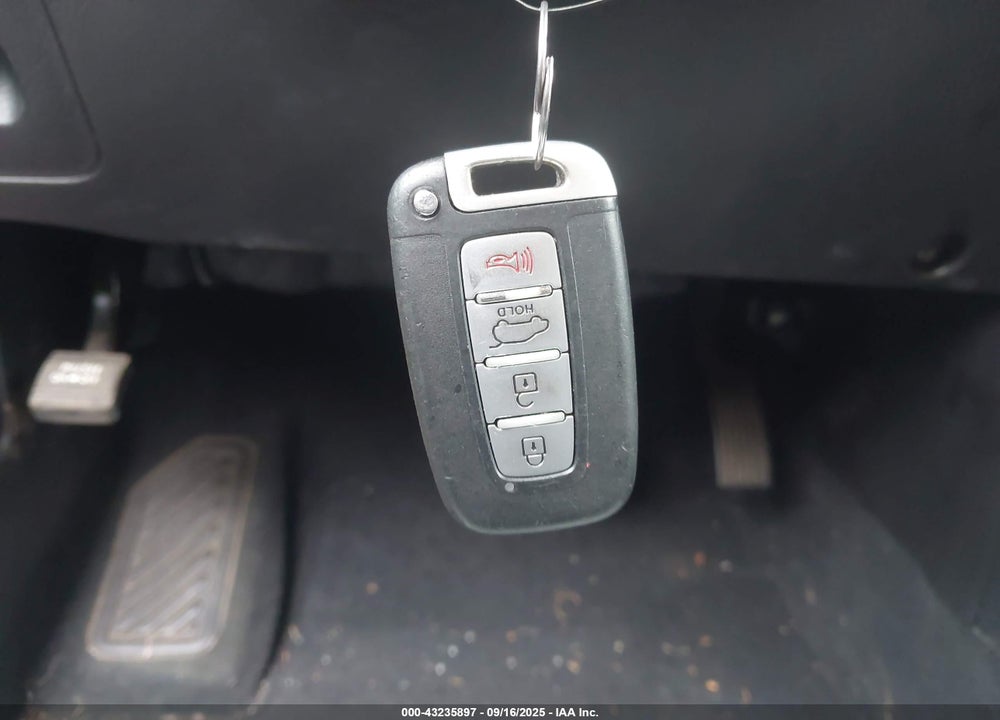 2012 KIA SORENTO VIN: 5XYKU4A63CG256977