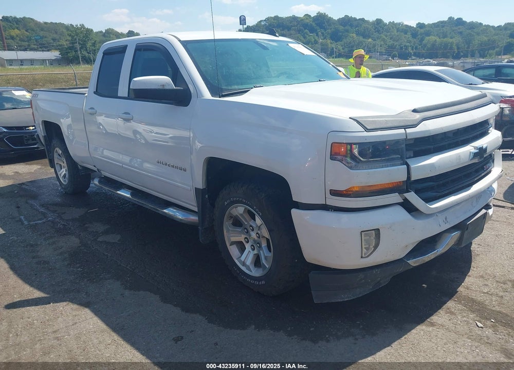 2017 CHEVROLET SILVERADO 1500 2LT VIN: 1GCVKREC9HZ213687