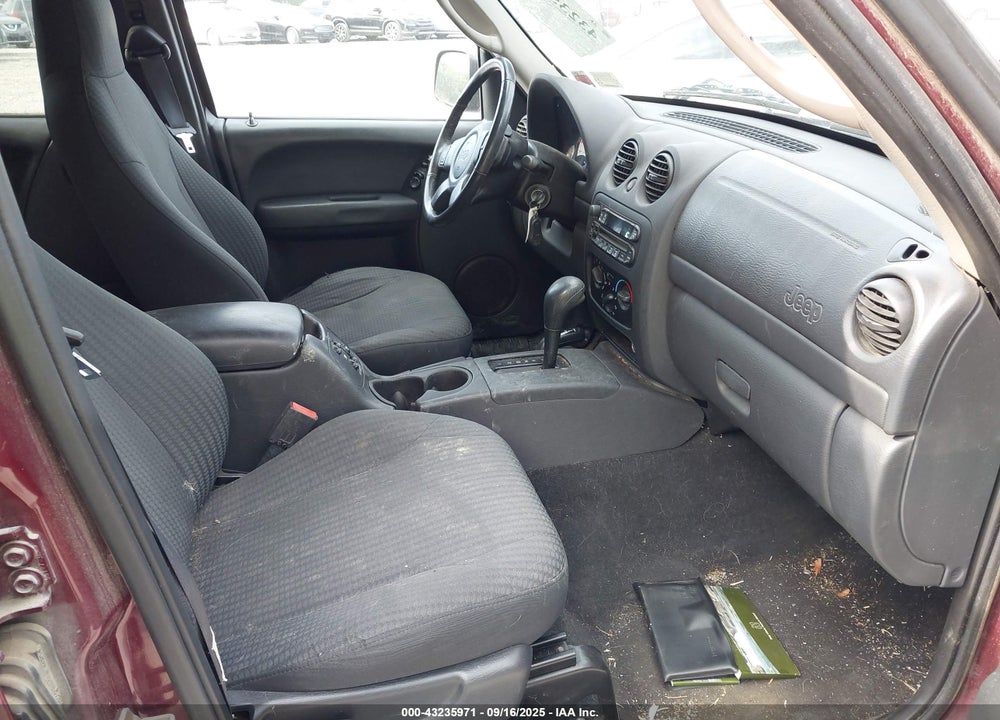 2003 JEEP LIBERTY SPORT VIN: 1J4GL48K43W656670