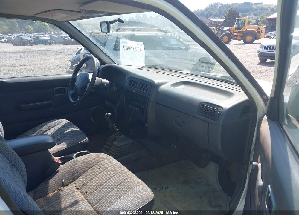 1996 NISSAN TRUCK KING CAB SE/KING CAB XE VIN: 1N6SD16YXTC312665