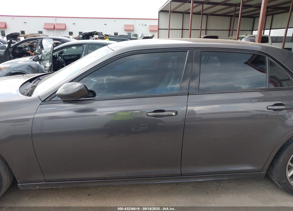 2018 CHRYSLER 300 300S VIN: 2C3CCABG3JH142803