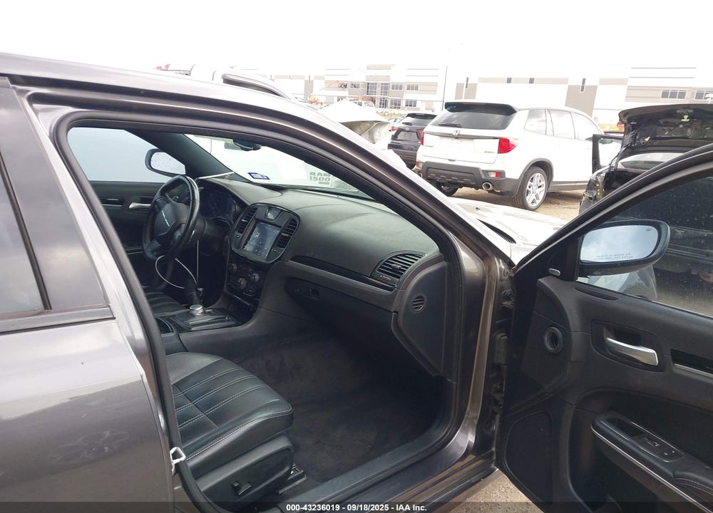 2018 CHRYSLER 300 300S VIN: 2C3CCABG3JH142803