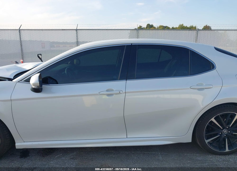 2018 TOYOTA CAMRY VIN: 4T1B61HK6JU158142