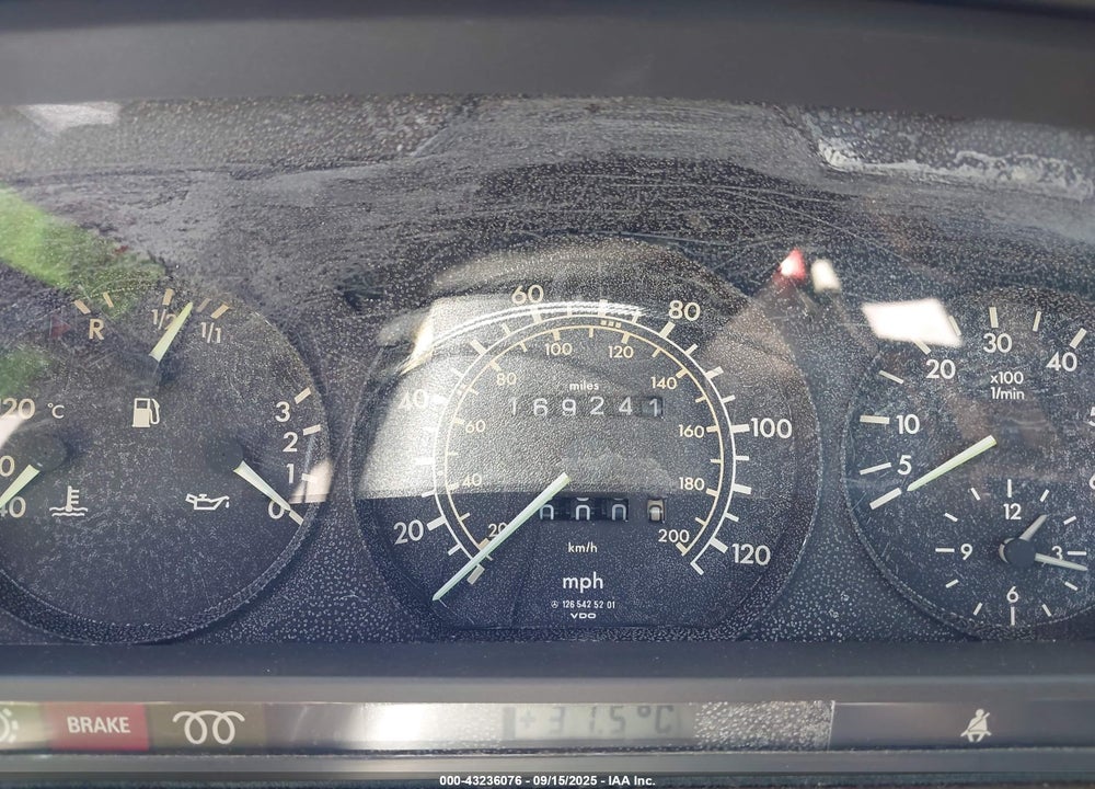 1984 MERCEDES-BENZ 300 SD VIN: WDBCB20A5EA011815