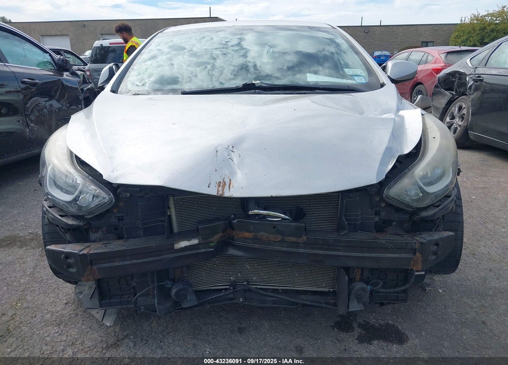 2016 HYUNDAI ELANTRA VIN: 5NPDH4AE5GH663671