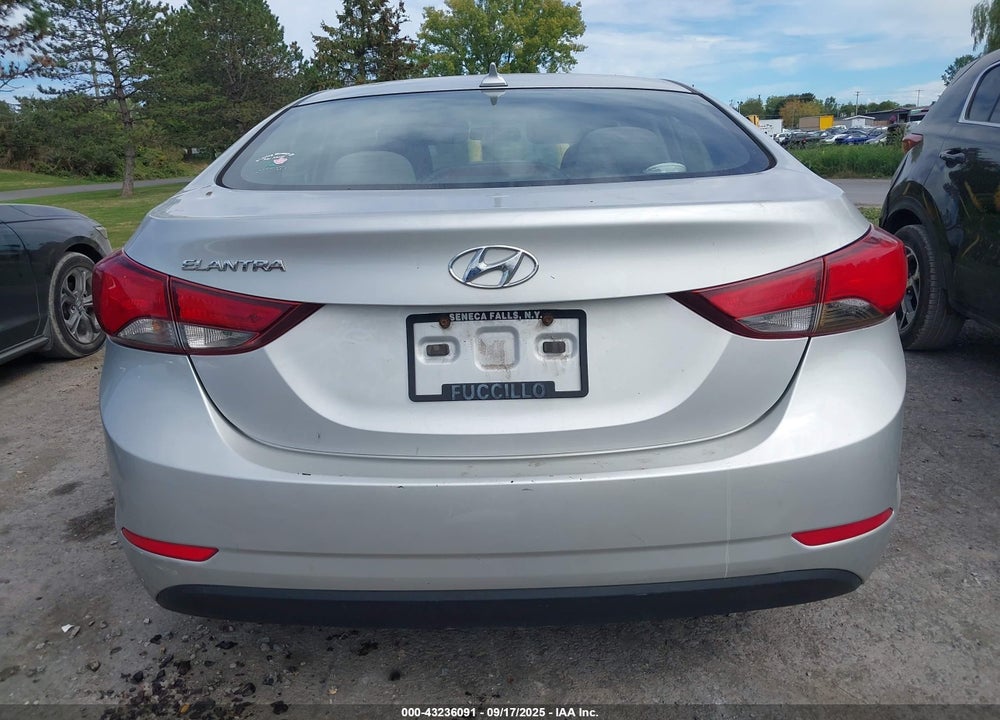 2016 HYUNDAI ELANTRA VIN: 5NPDH4AE5GH663671