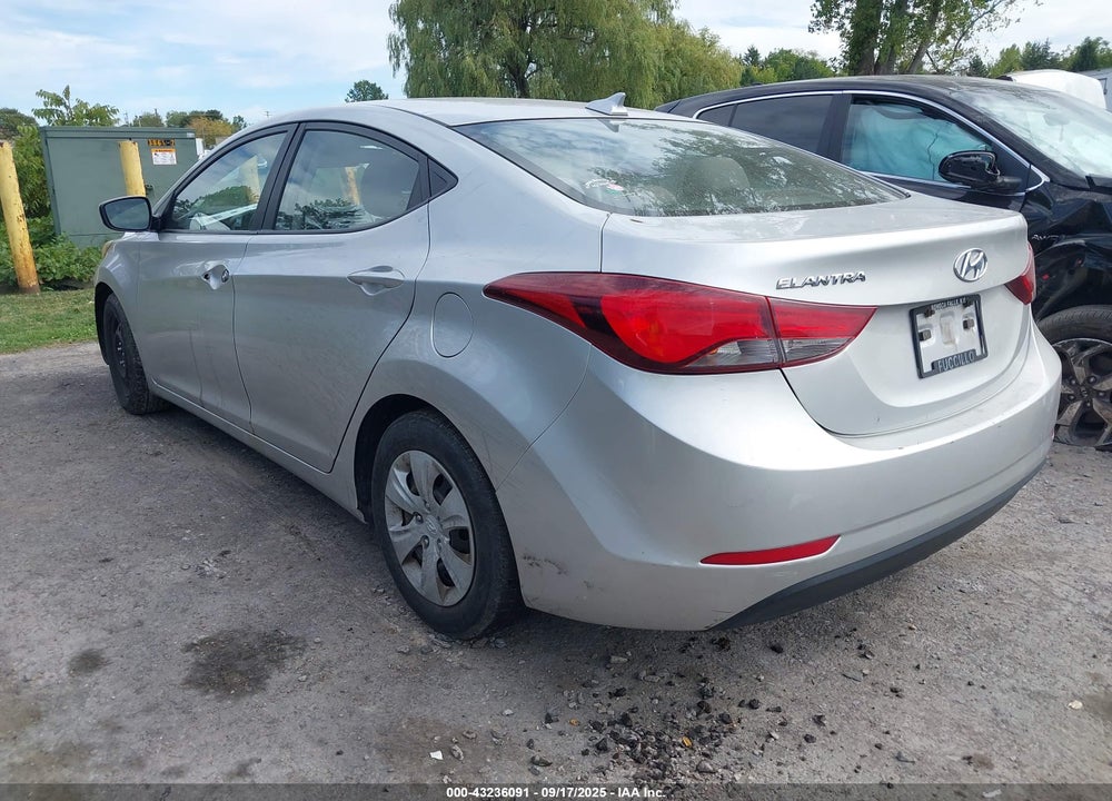 2016 HYUNDAI ELANTRA VIN: 5NPDH4AE5GH663671
