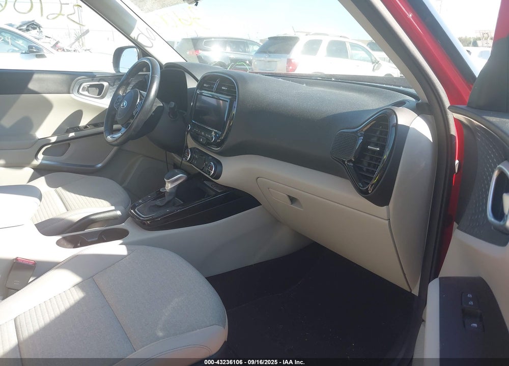 2021 KIA SOUL VIN: KNDJ33AU5M7769010